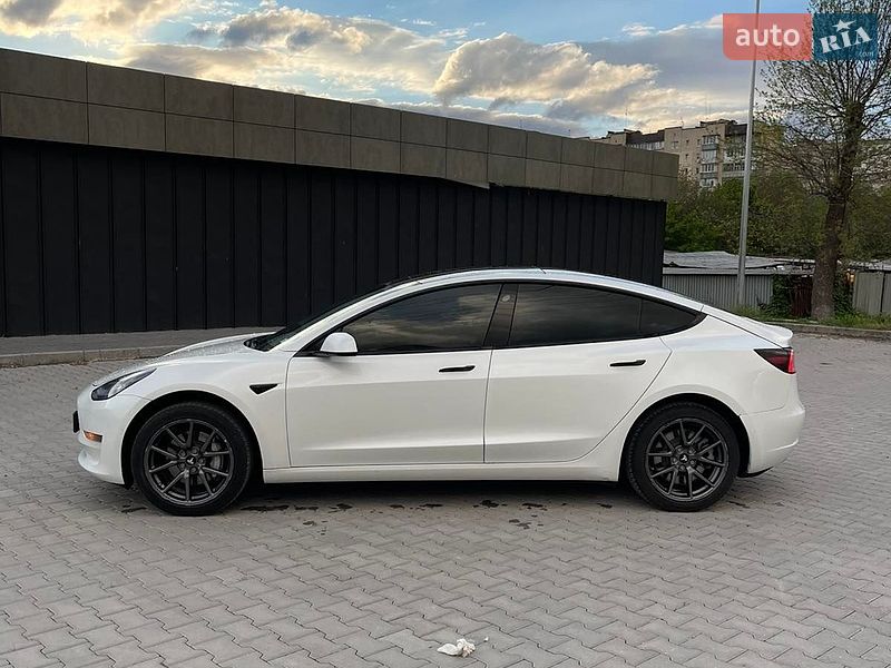 Седан Tesla Model 3 2021 в Каменец-Подольском