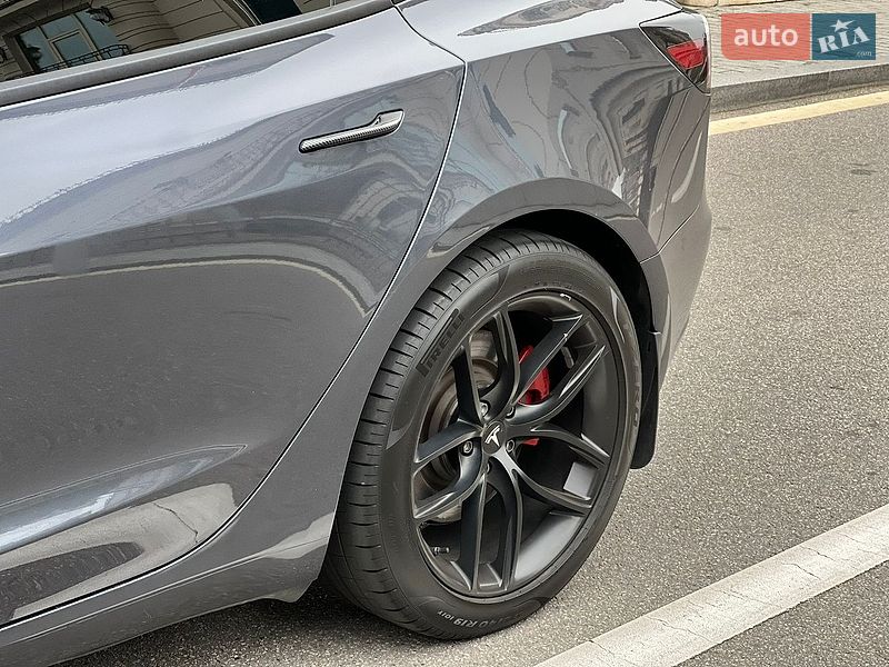 Седан Tesla Model 3 2022 в Києві
