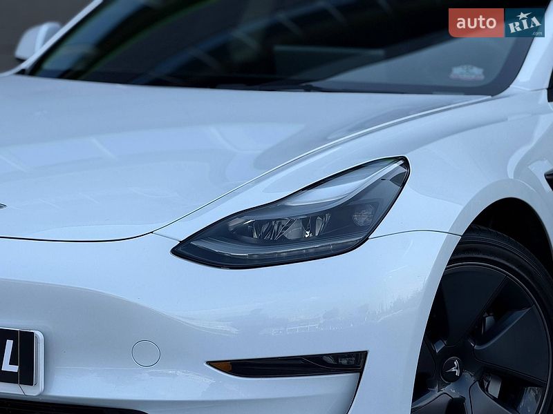 Седан Tesla Model 3 2022 в Кривом Роге