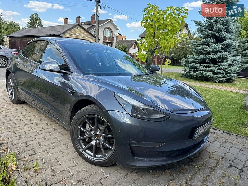 Tesla Model 3 2023