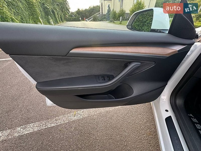 Седан Tesla Model 3 2023 в Києві фото 15 Седан Tesla Model 3 2023 в Києві