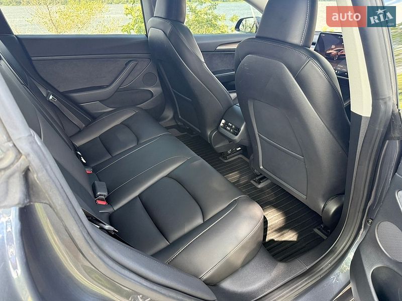 Седан Tesla Model 3 2023 в Днепре