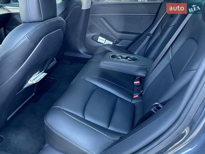 Седан Tesla Model 3 2022 в Києві
