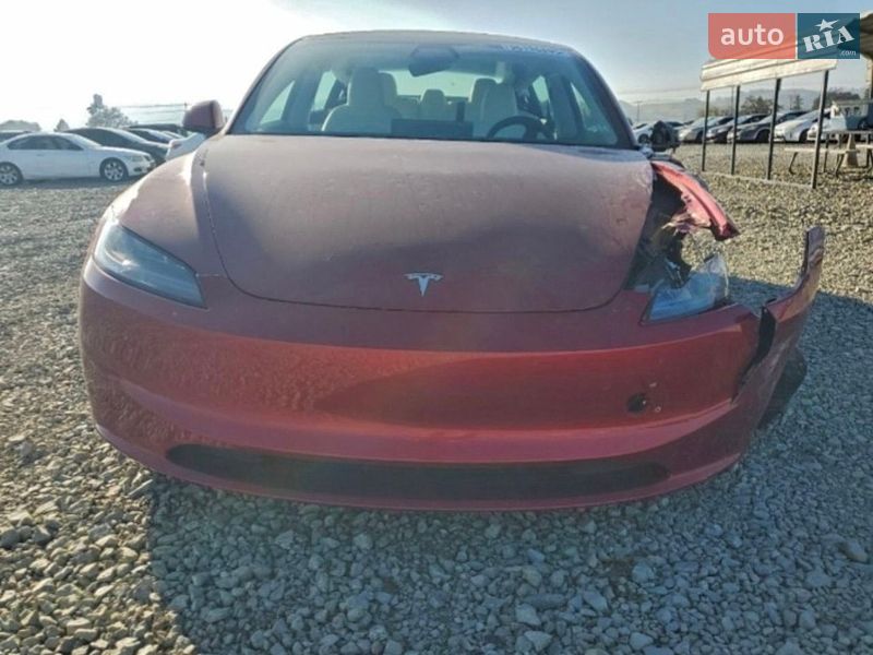 Седан Tesla Model 3 2024 в Львові