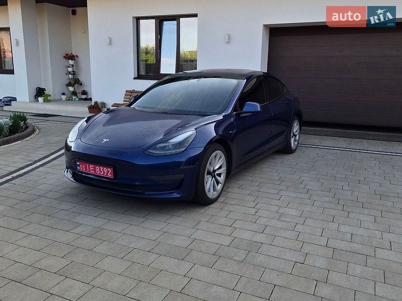 Tesla Model 3, фото из объявления