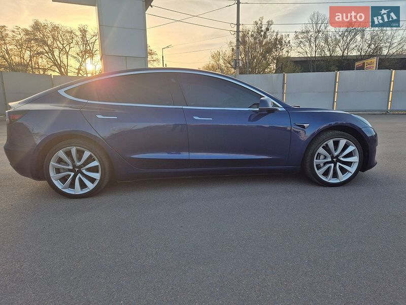 Седан Tesla Model 3 2019 в Києві