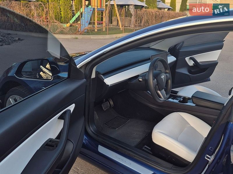 Седан Tesla Model 3 2019 в Києві