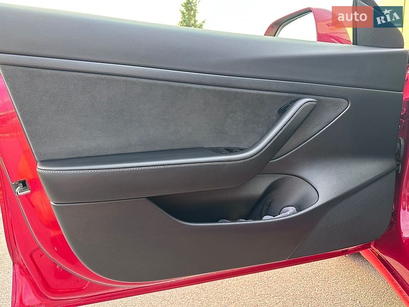 Седан Tesla Model 3 2019 в Белой Церкви