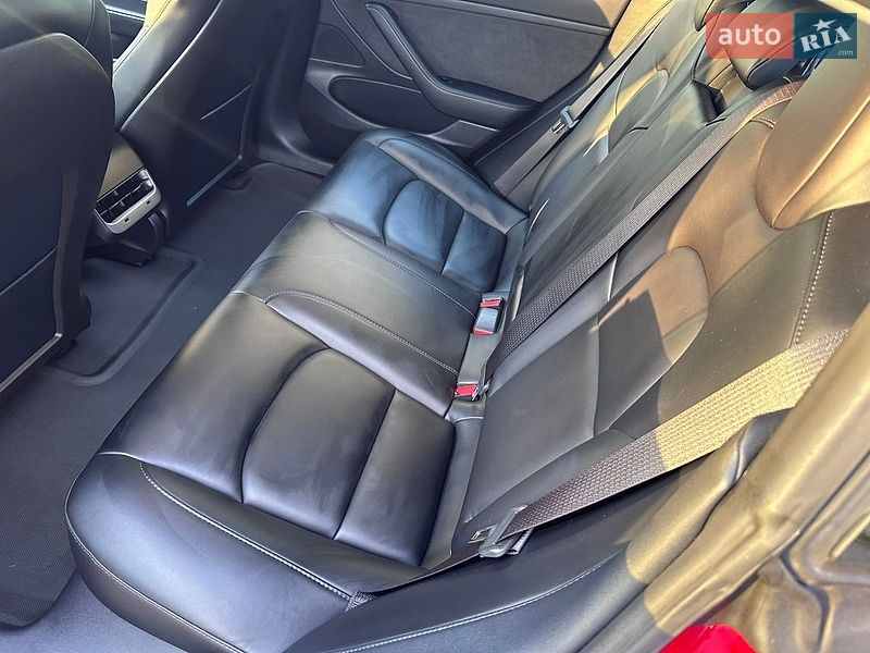 Седан Tesla Model 3 2019 в Белой Церкви