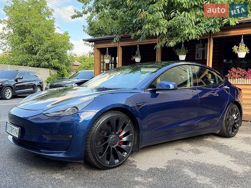 Седан Tesla Model 3 2023 в Харькове
