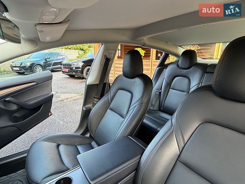 Седан Tesla Model 3 2023 в Харькове