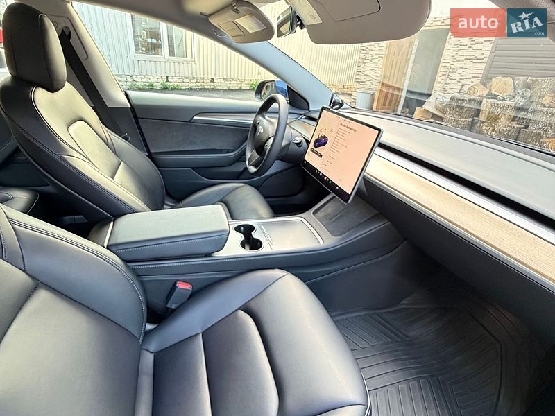 Седан Tesla Model 3 2023 в Харкові