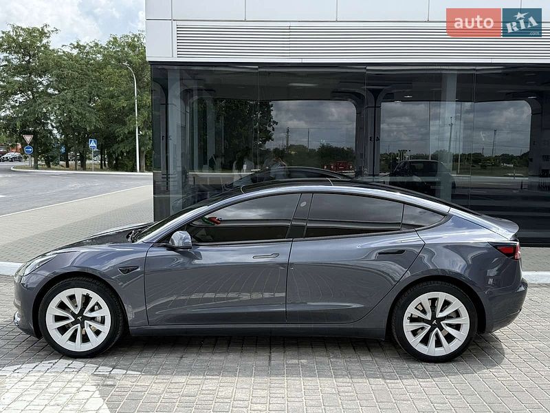Tesla Model 3, фото из объявления