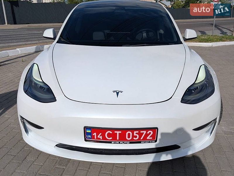 Седан Tesla Model 3 2022 в Львове