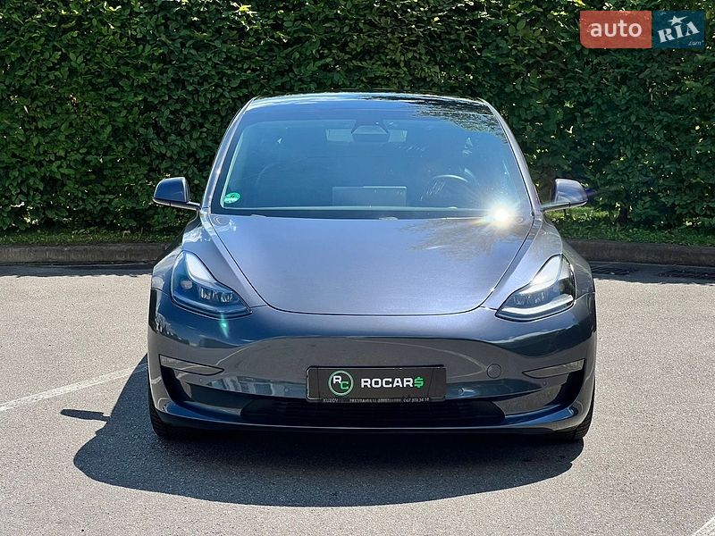 Седан Tesla Model 3 2021 в Киеве