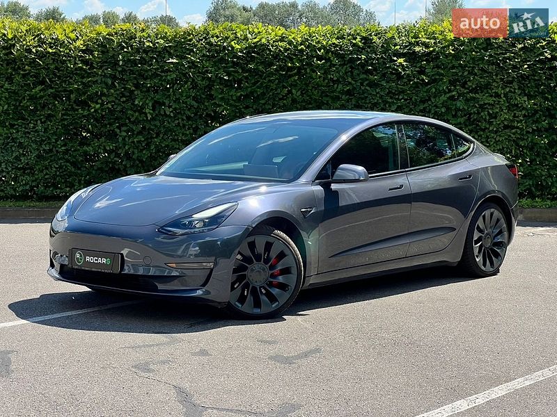Седан Tesla Model 3 2021 в Киеве
