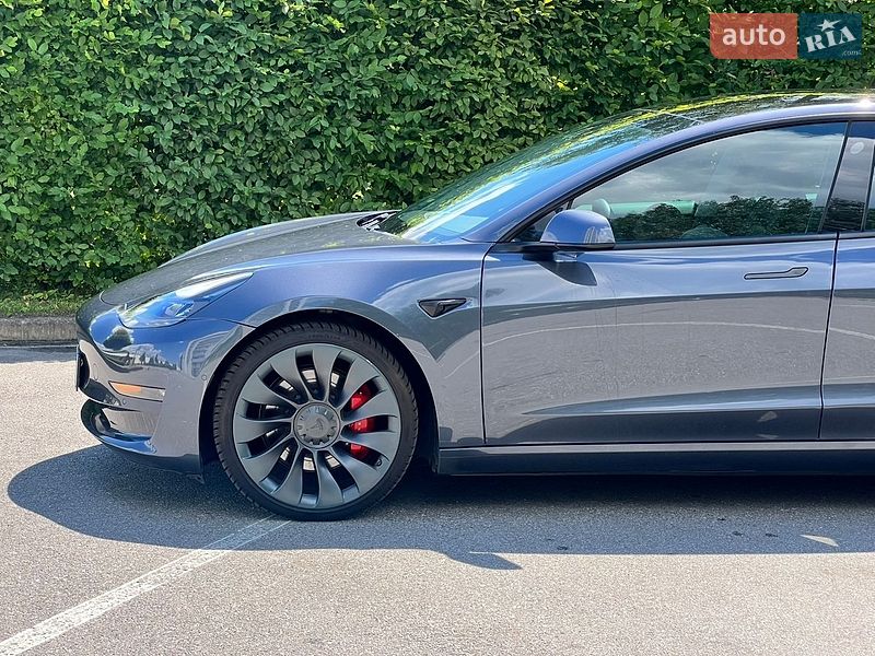 Седан Tesla Model 3 2021 в Киеве