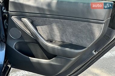 Седан Tesla Model 3 2021 в Киеве