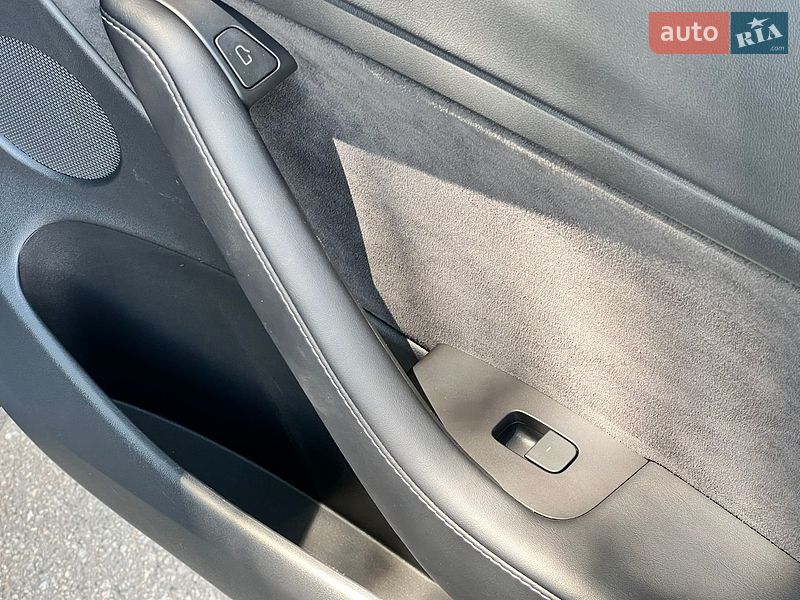 Седан Tesla Model 3 2021 в Киеве