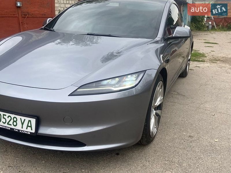 Седан Tesla Model 3 2025 в Львові