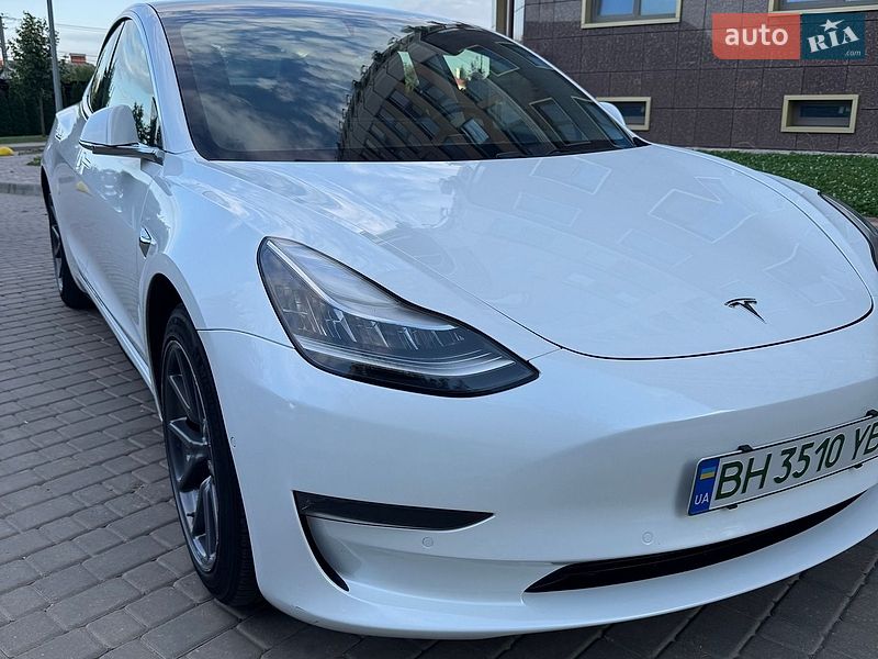 Седан Tesla Model 3 2019 в Одесі