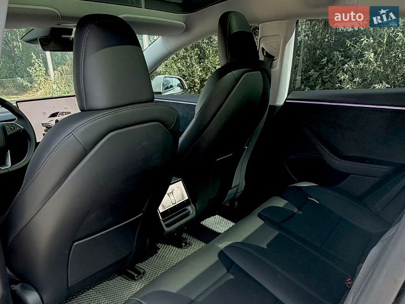 Седан Tesla Model 3 2024 в Одесі