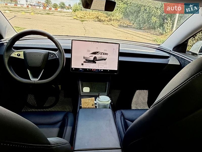 Седан Tesla Model 3 2024 в Одессе