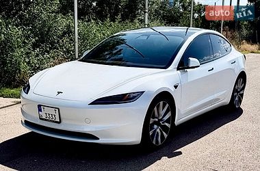 Седан Tesla Model 3 2024 в Одесі