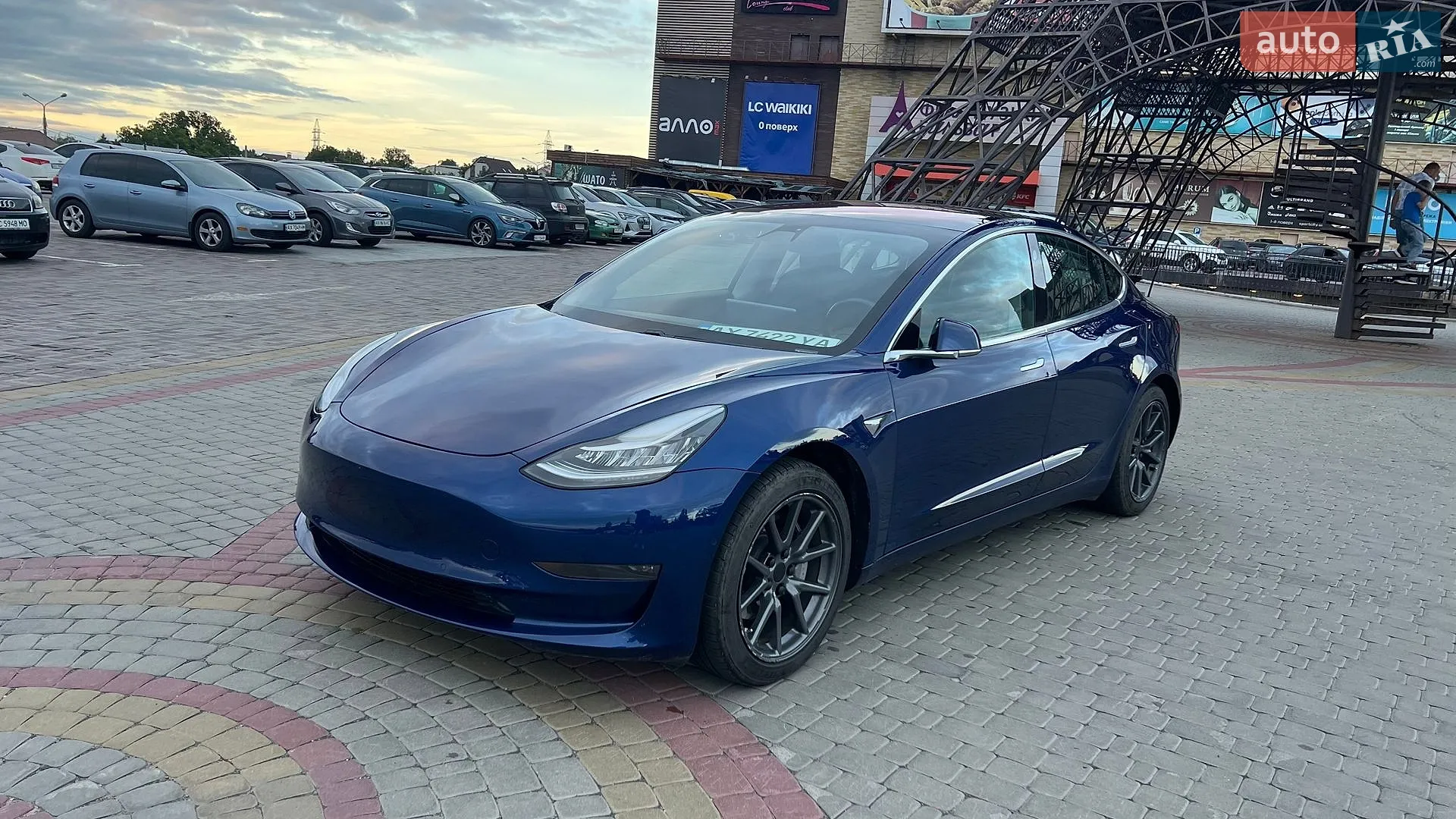 2018 Tesla Model 3 - фото 1