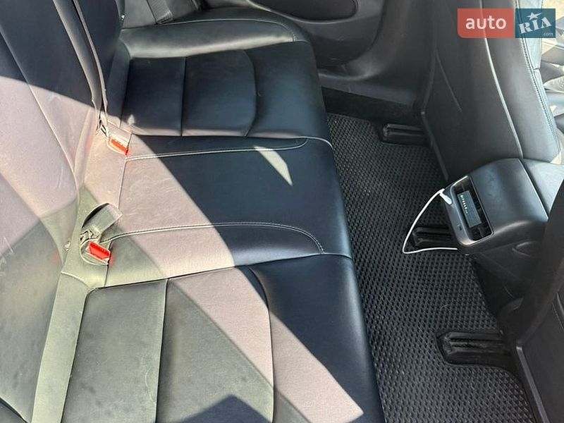 Седан Tesla Model 3 2018 в Львові