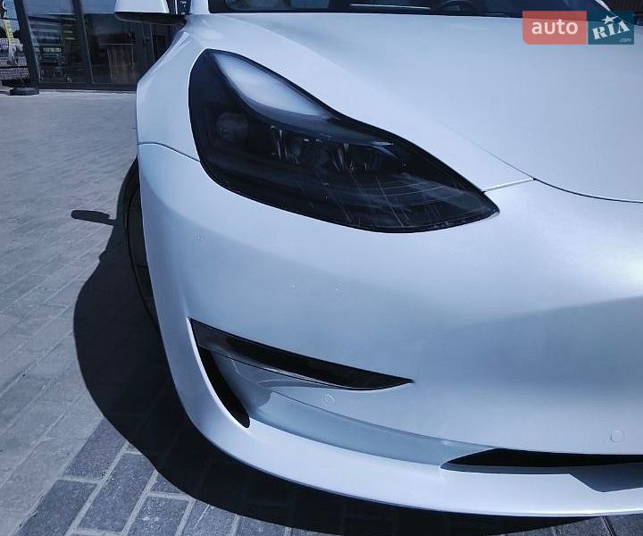 Седан Tesla Model 3 2021 в Львове