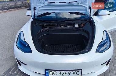 Седан Tesla Model 3 2021 в Львове