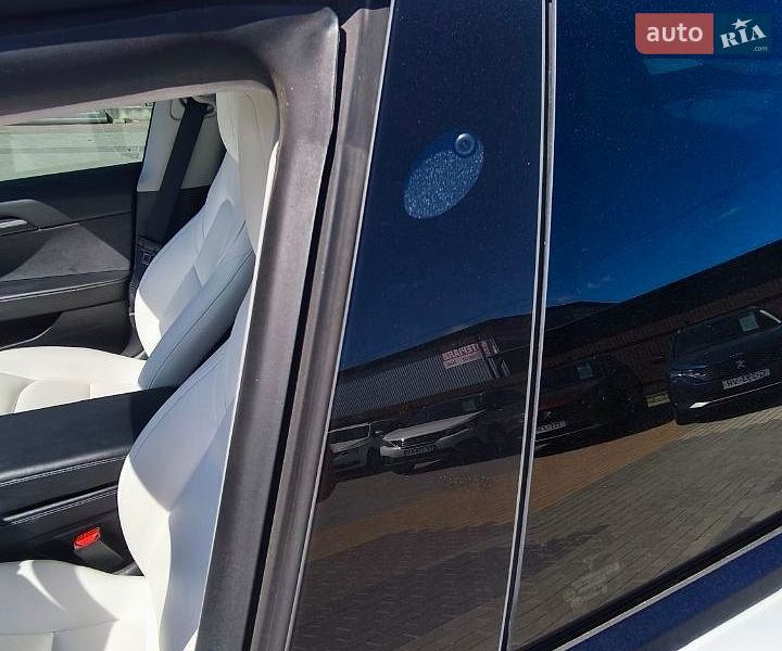Седан Tesla Model 3 2021 в Львове
