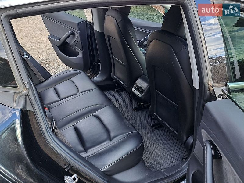Седан Tesla Model 3 2018 в Луцьку