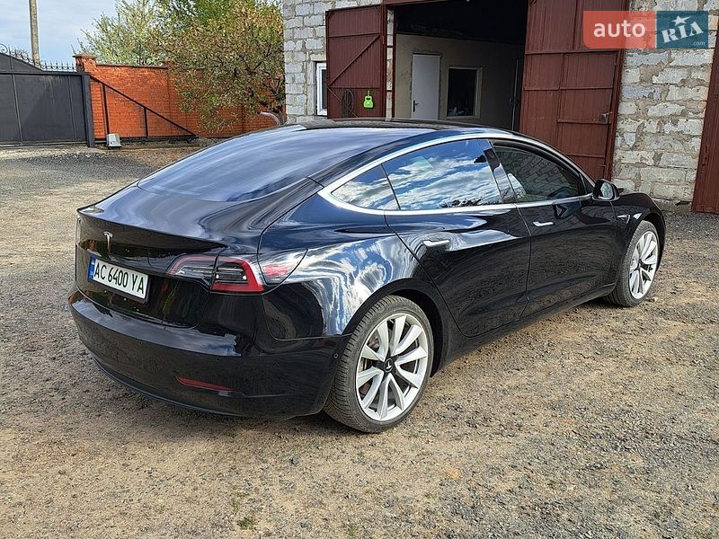 Седан Tesla Model 3 2018 в Луцьку