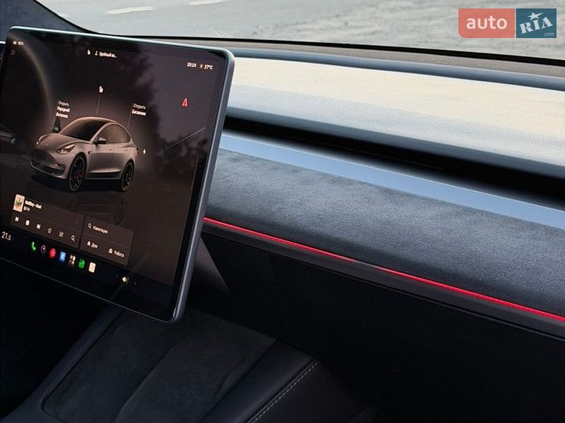 Седан Tesla Model 3 2022 в Броварах