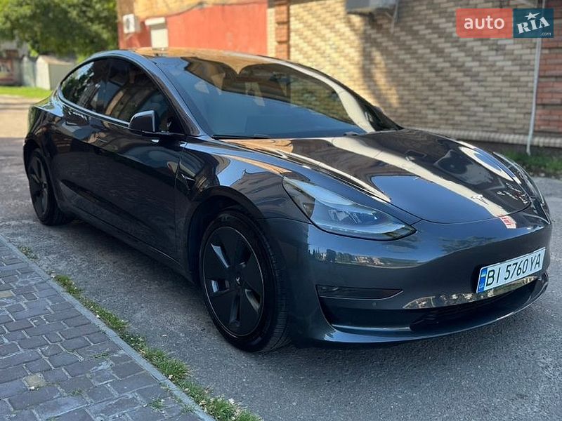 Седан Tesla Model 3 2021 в Кременчуці