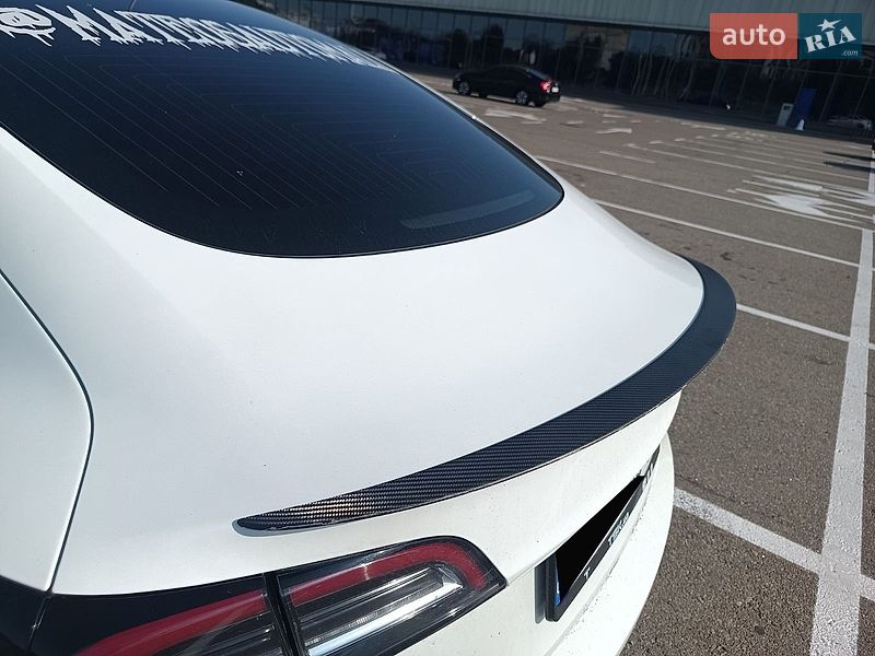 Седан Tesla Model 3 2019 в Киеве