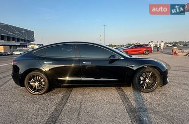 Седан Tesla Model 3 2019 в Львові