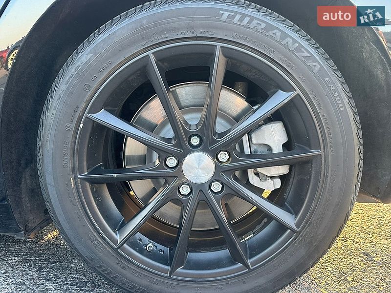 Седан Tesla Model 3 2019 в Львові
