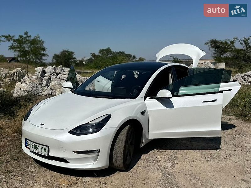 Седан Tesla Model 3 2022 в Одесі