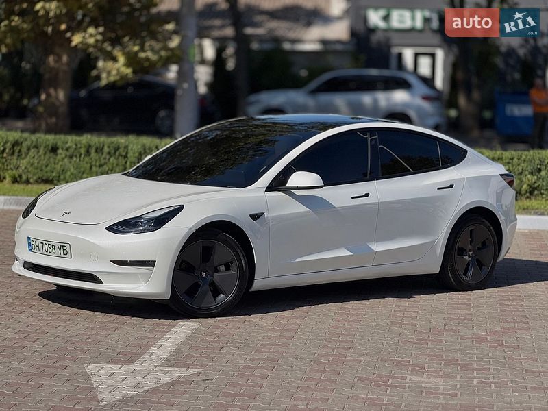 Седан Tesla Model 3 2023 в Одесі