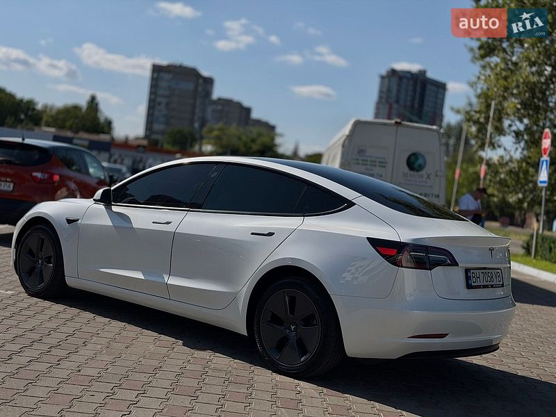 Седан Tesla Model 3 2023 в Одесі