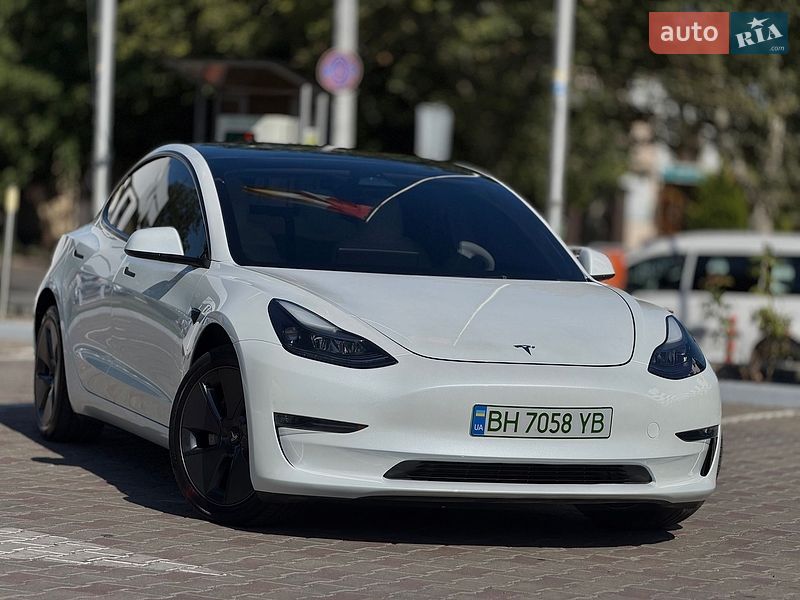 Седан Tesla Model 3 2023 в Одесі