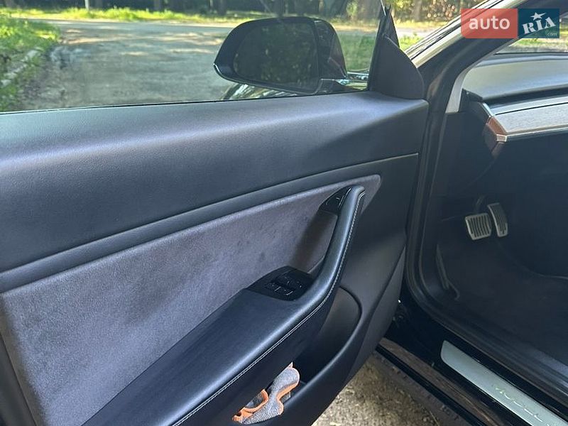 Седан Tesla Model 3 2019 в Черновцах фото 15 Седан Tesla Model 3 2019 в Черновцах
