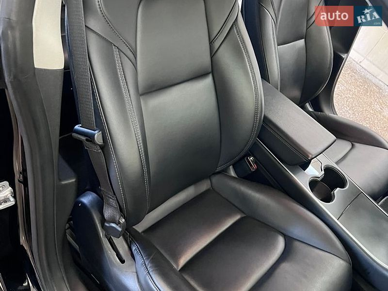 Седан Tesla Model 3 2018 в Днепре
