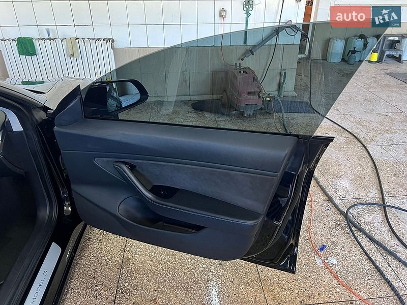 Седан Tesla Model 3 2018 в Днепре