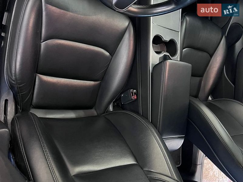 Седан Tesla Model 3 2018 в Днепре