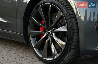 Седан Tesla Model 3 2020 в Львове