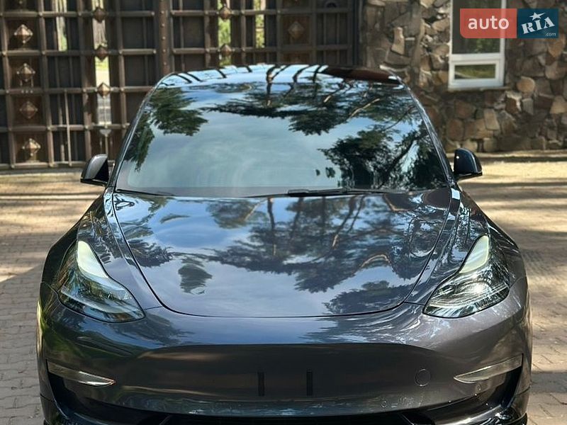 Tesla Model 3 2021